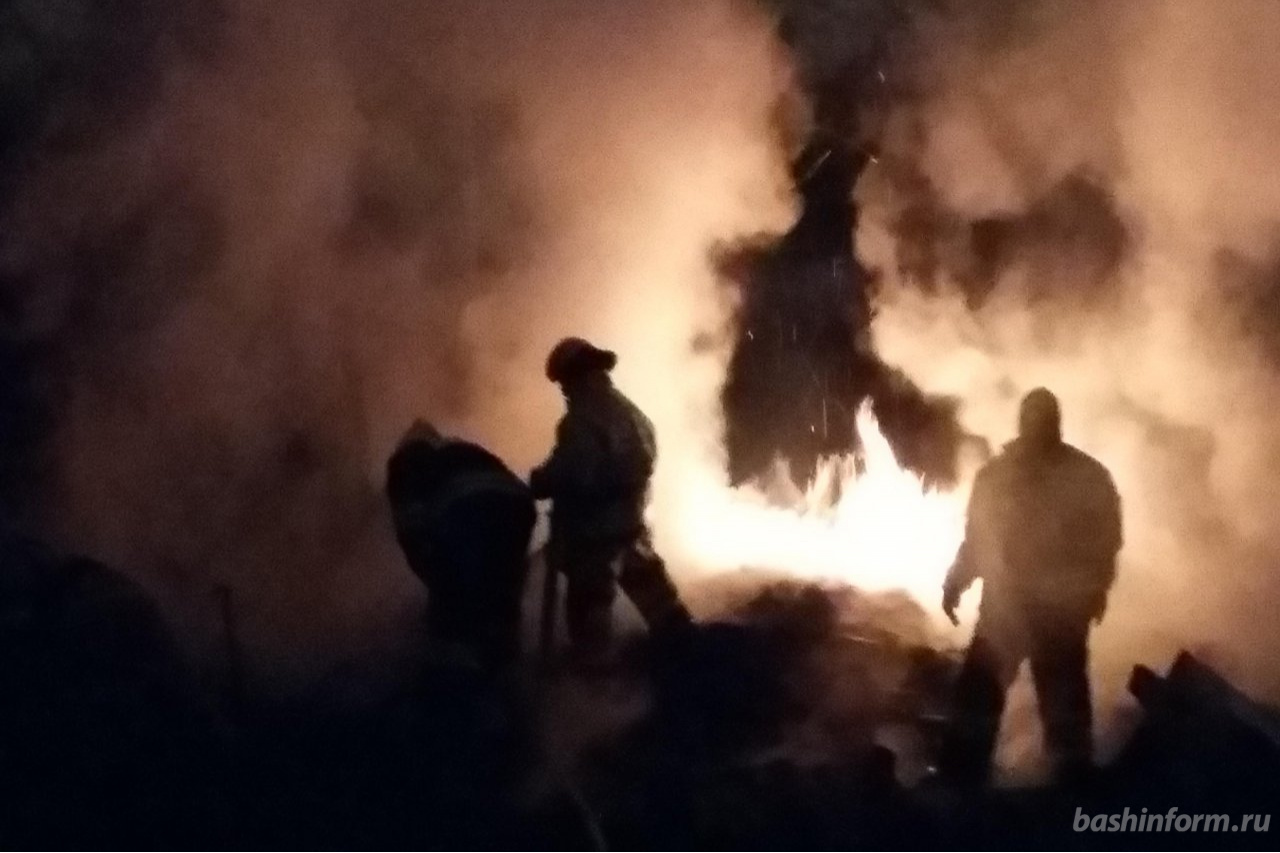 В Башкирии сгорел жилой дом. Погибли четыре человека