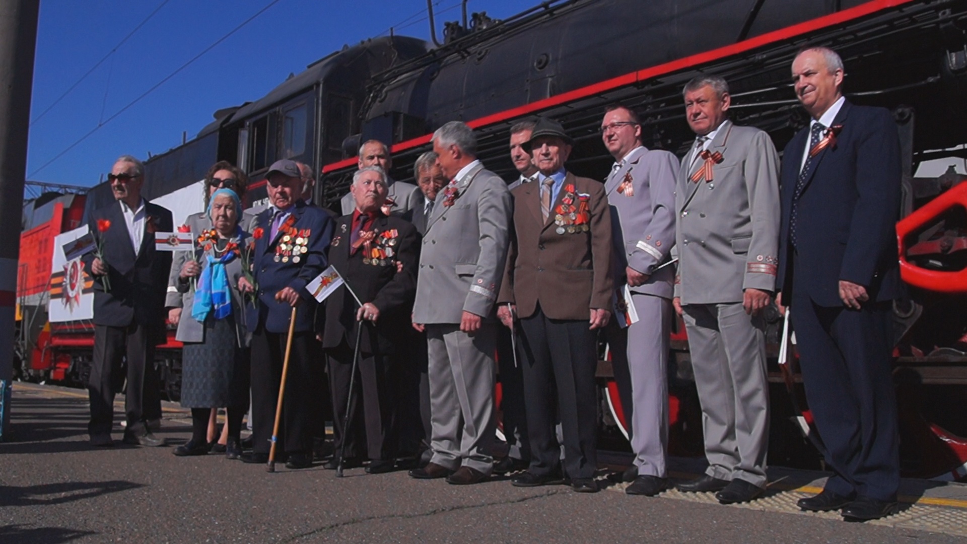 Ветераны отправились в путешествие по региону на ретро-поезде