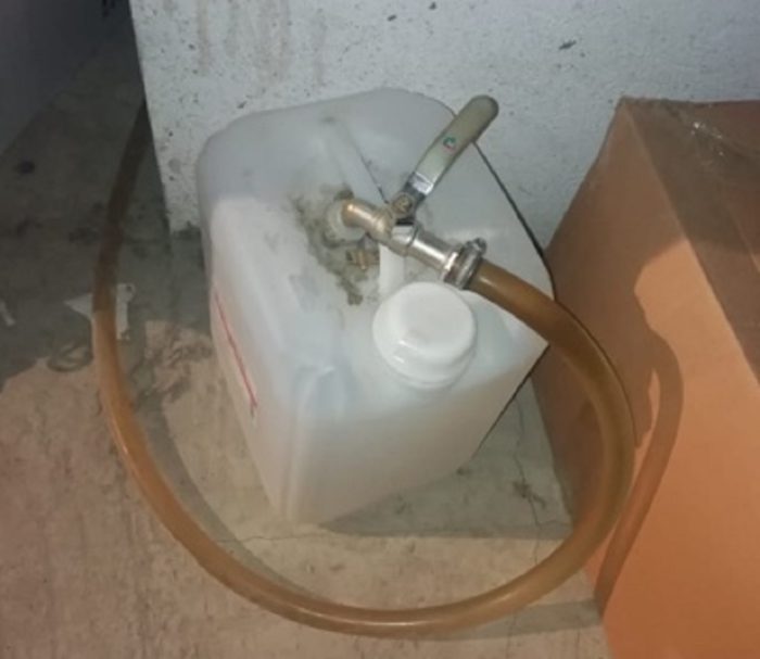 В Орске закрыли подпольный цех по производству «палёной» водки