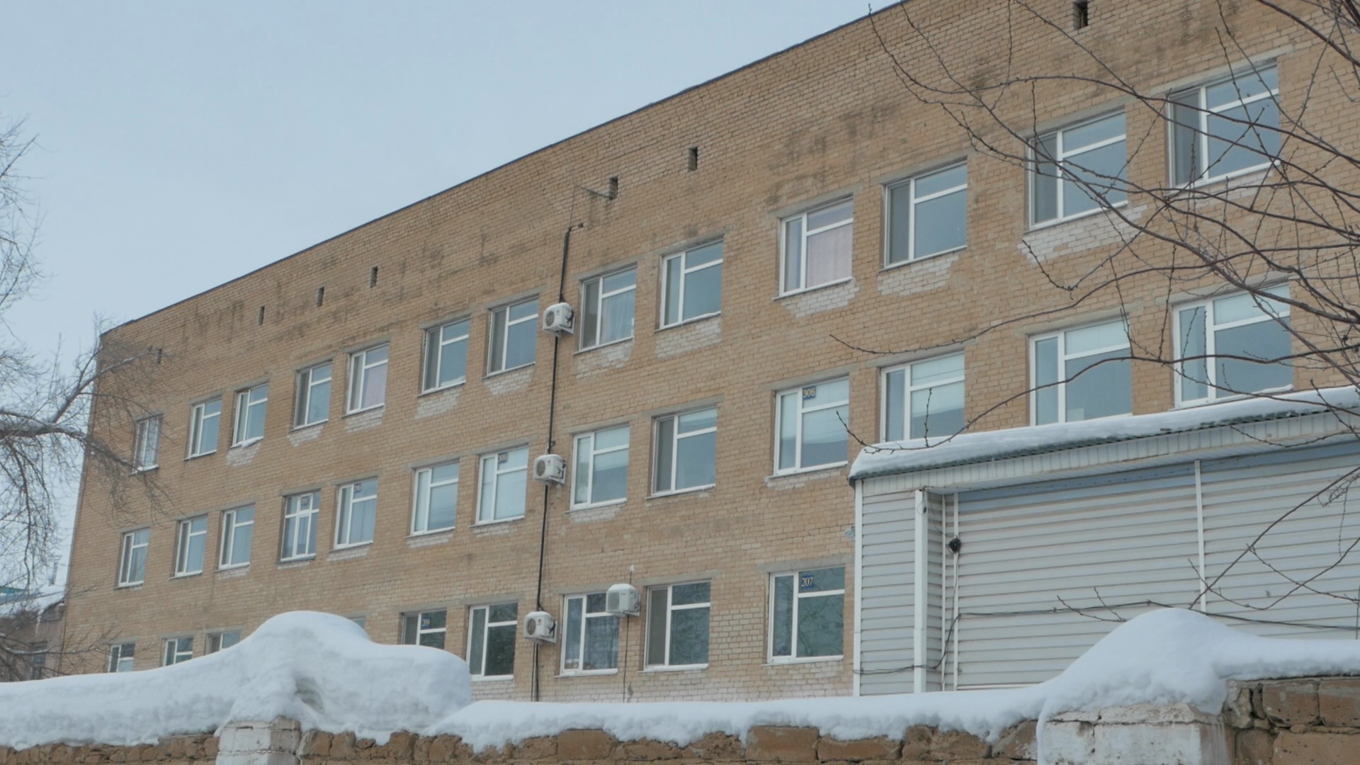 Минздрав: В Оренбургской инфекционной больнице кроватей хватает
