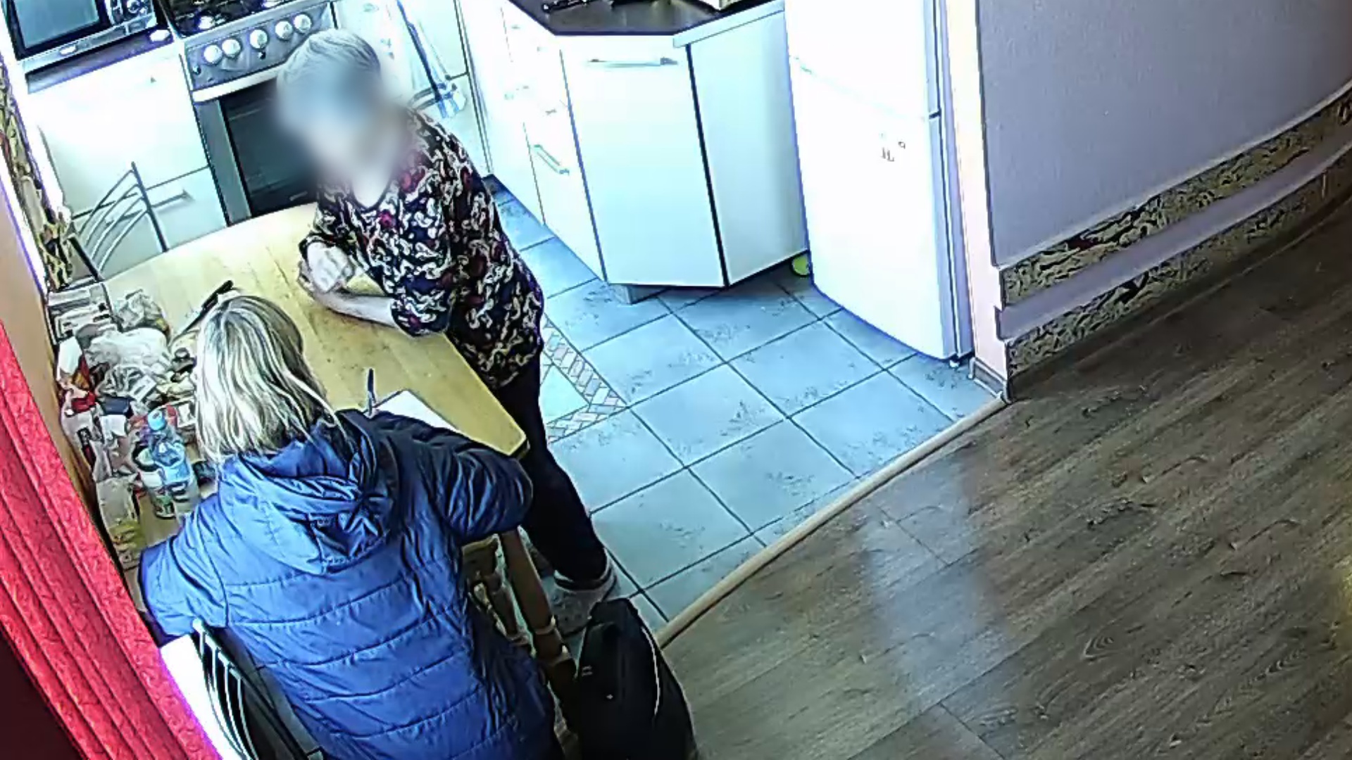 В Уфе камера видеонаблюдения помогла спугнуть мошенницу из квартиры пенсионерки