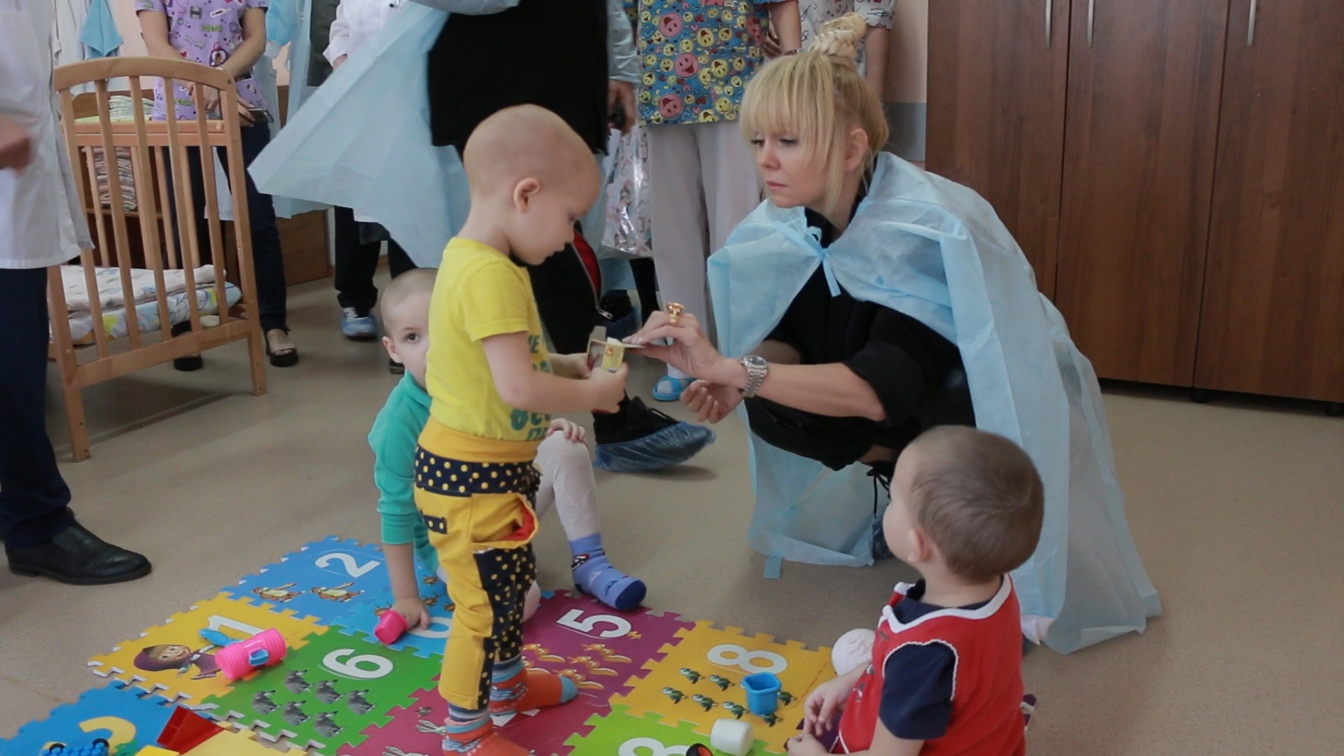 Валерия и Иосиф Пригожин навестили брошенных детей в больнице Стерлитамака
