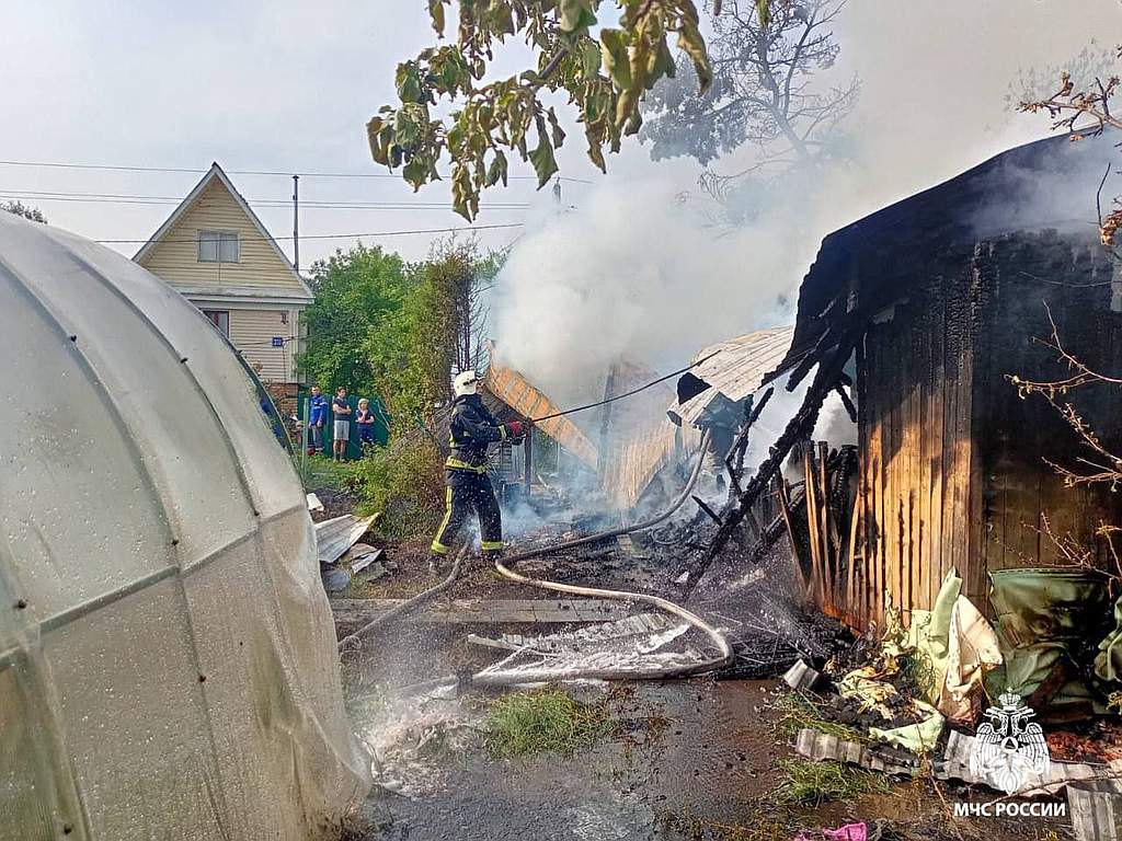 В пожаре под Уфой погибли две женщины и пострадал мужчина - Новости - Уфа -  UTV