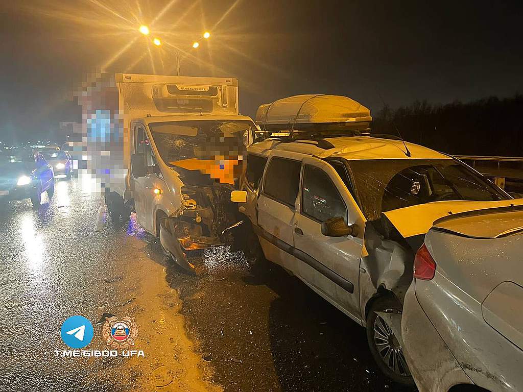 В Уфе в ДТП одновременно попали шесть автомобилей - Новости - Уфа - UTV