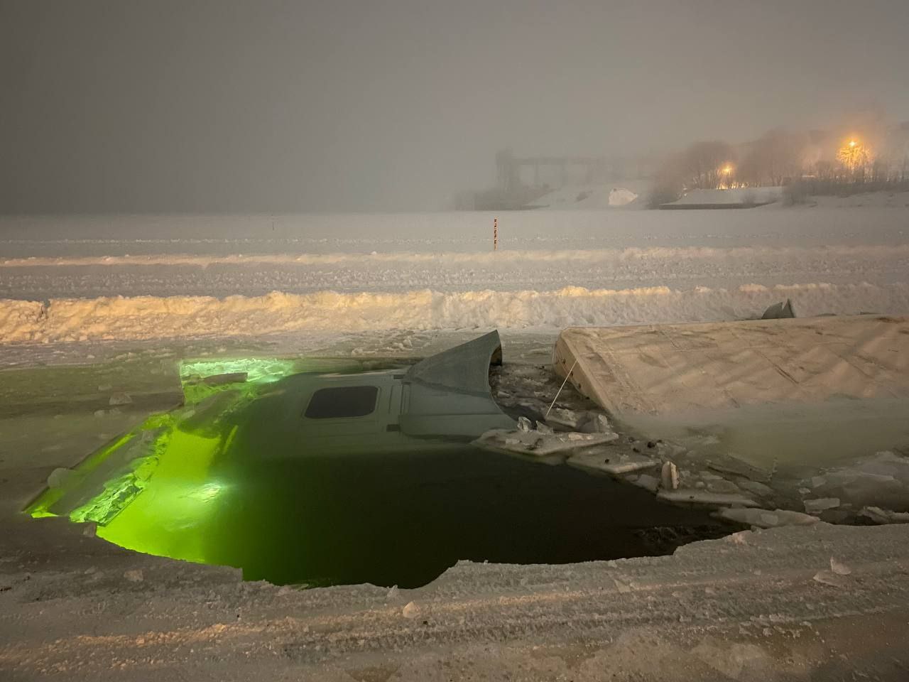 Под водой