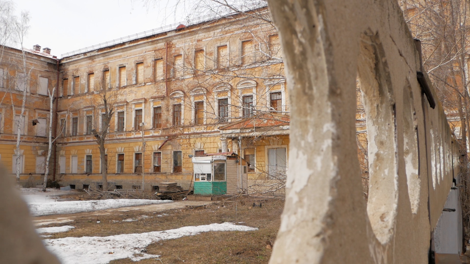 В здании бывшей «гагаринской летки» в Оренбурге жильцы остались без воды -  Новости - Уфа - UTV