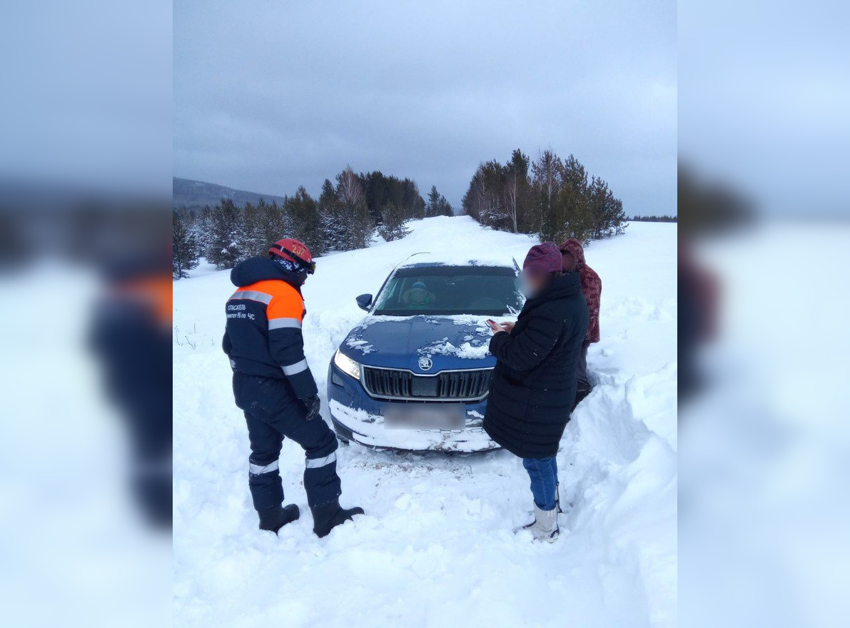 В Башкирии женщина на девятом месяце беременности застряла в снегу по пути  в роддом - Новости - Уфа - UTV