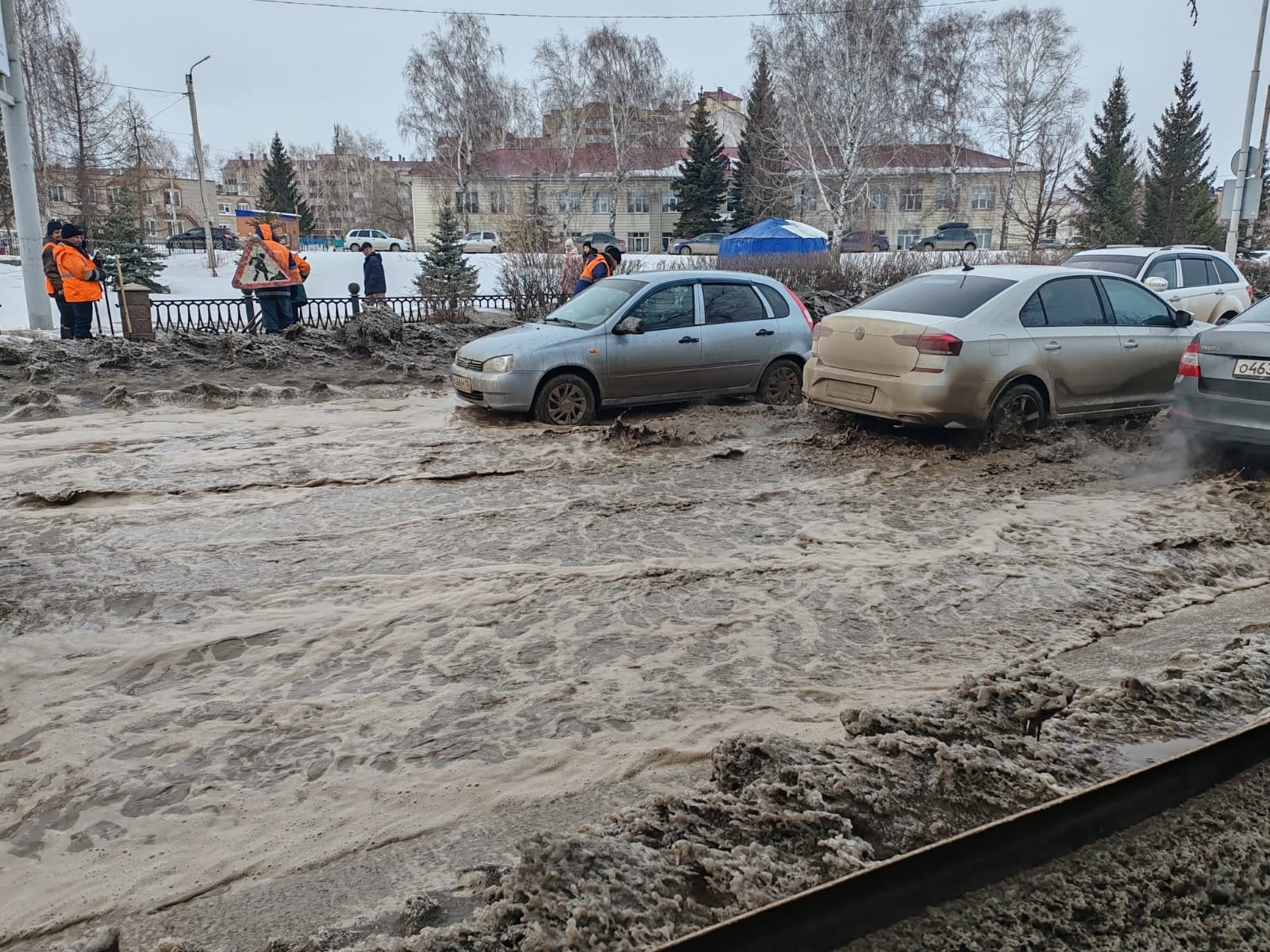 Это наша Туйманеция»: улицы города в Башкирии затопило талыми водами -  Новости - Уфа - UTV