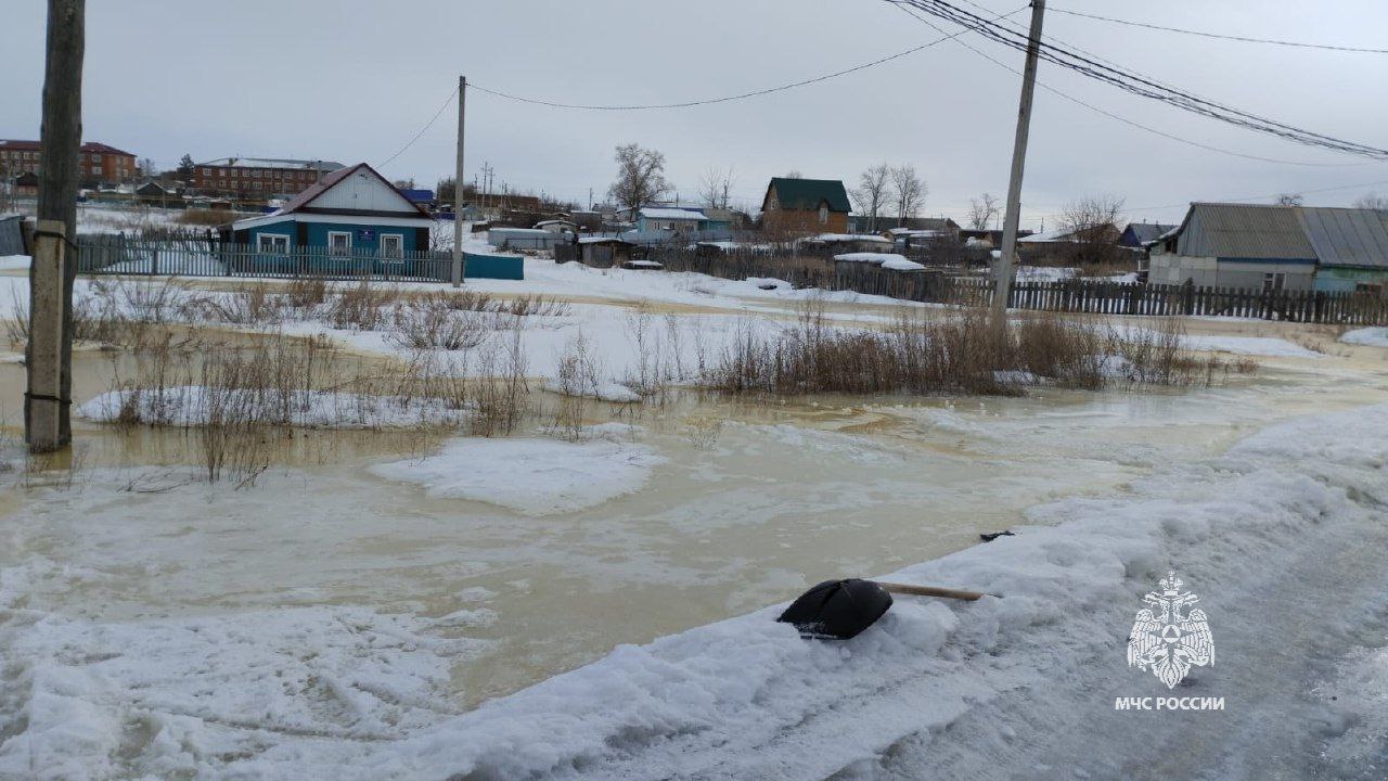 В Башкирии затопило дом талыми водами из-за промерзшей трубы - Новости -  Уфа - UTV