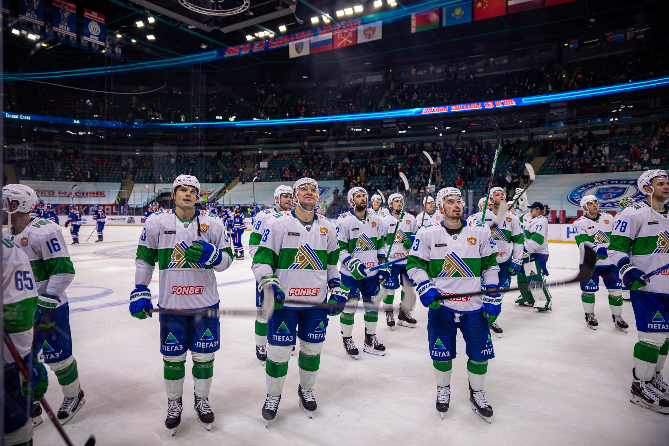 Хоккеисты уфа. Матч звезд ВТБ 2018. 08 01 2018 Торпедо Салават. Spengler Cup 2007. 31.12.07. Canada - Салават Юлаев.