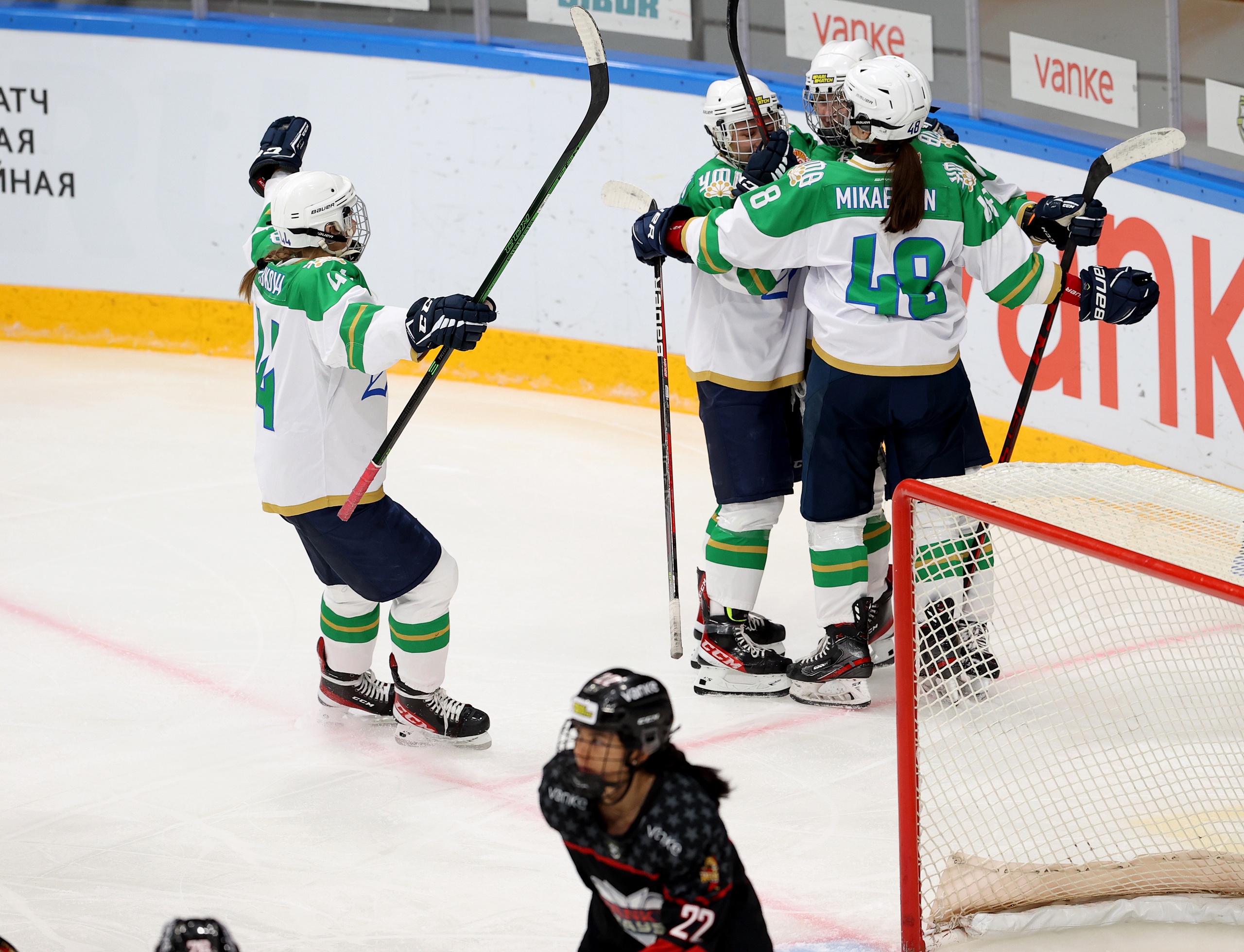 Уфимская «Агидель» начала новый чемпионат Женской хоккейной лиги с крупной победы