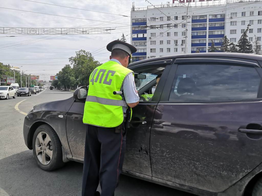 В Уфе водитель натравил собак на сотрудника ДПС