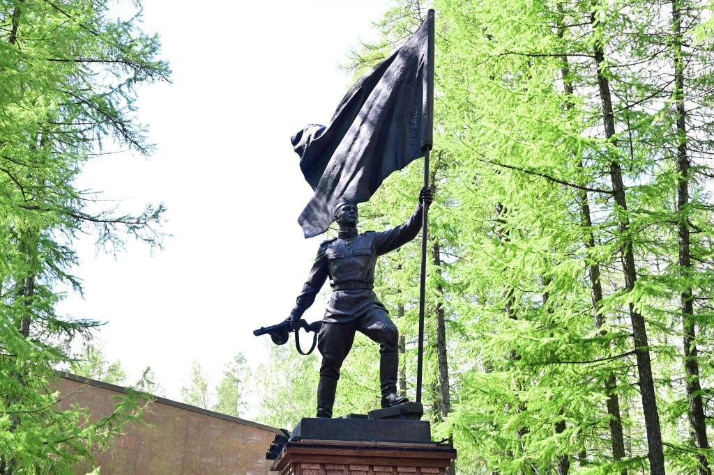 В уфимском парке Победы открыли памятник герою Газию Загитову