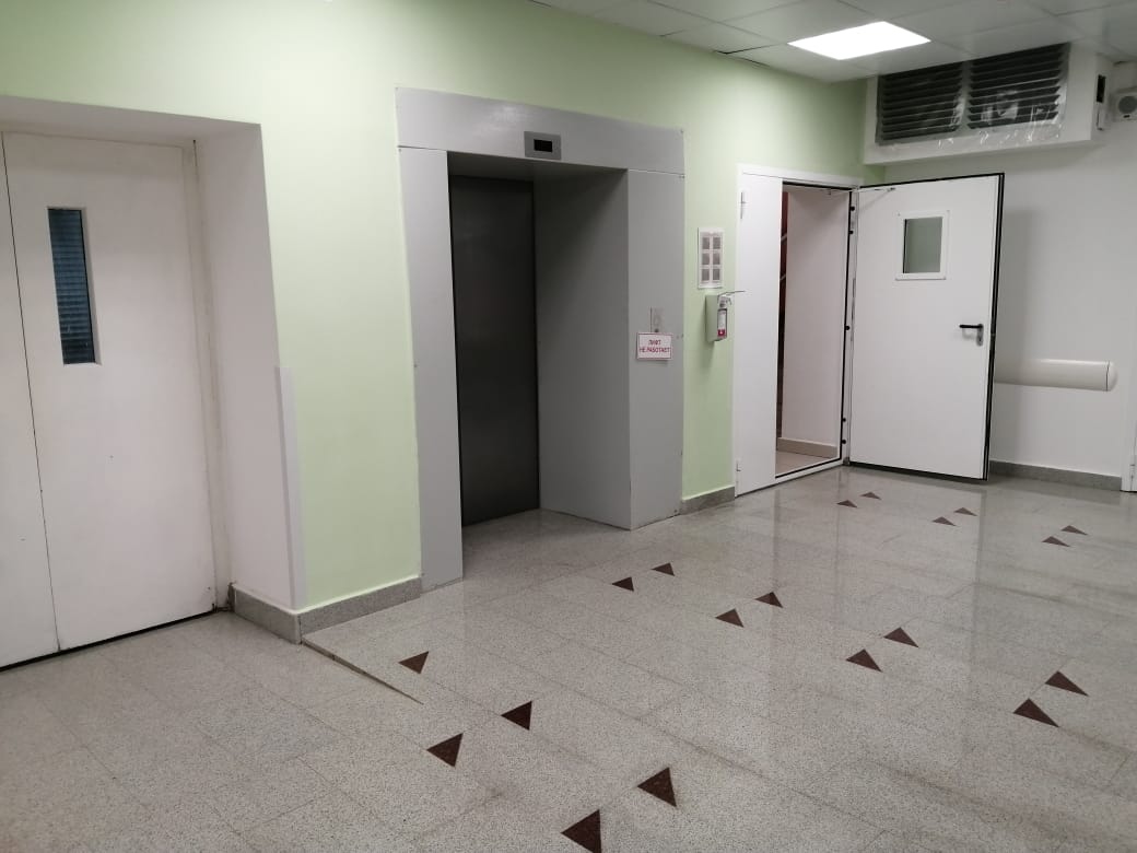 В Уфе в детской больнице упал лифт. Возможно, есть пострадавший