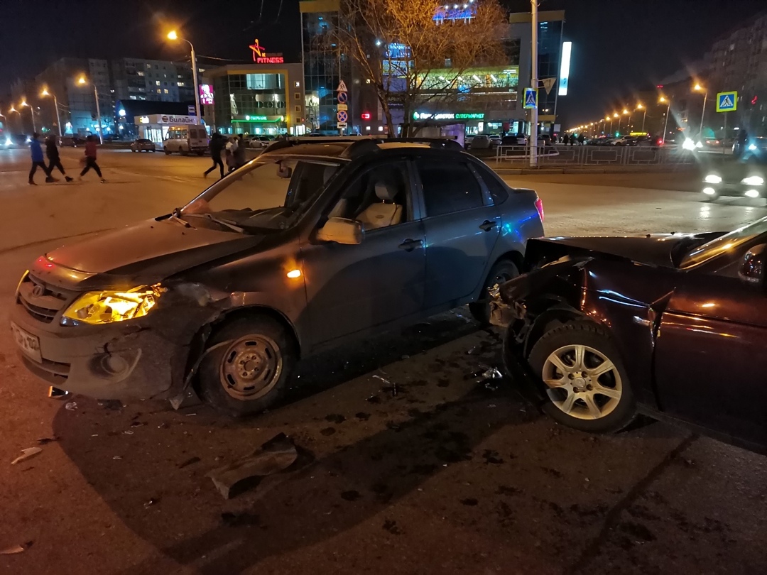 Авария в уфе вчера. ДТП В Уфе 6 декабря в Сипайлово.
