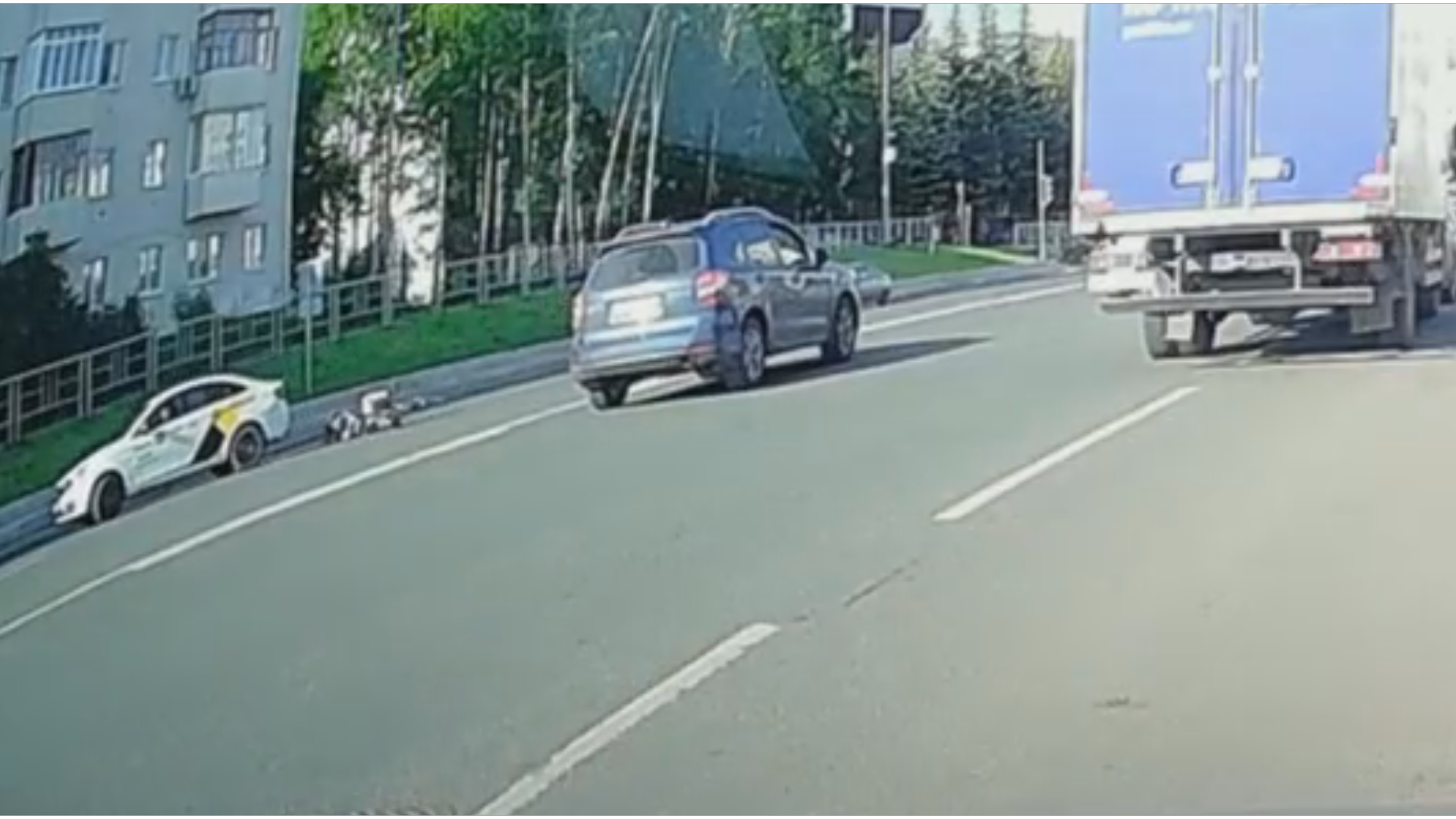 В Уфе велосипедиста сбила машина такси. Пострадавший сбежал с места ДТП