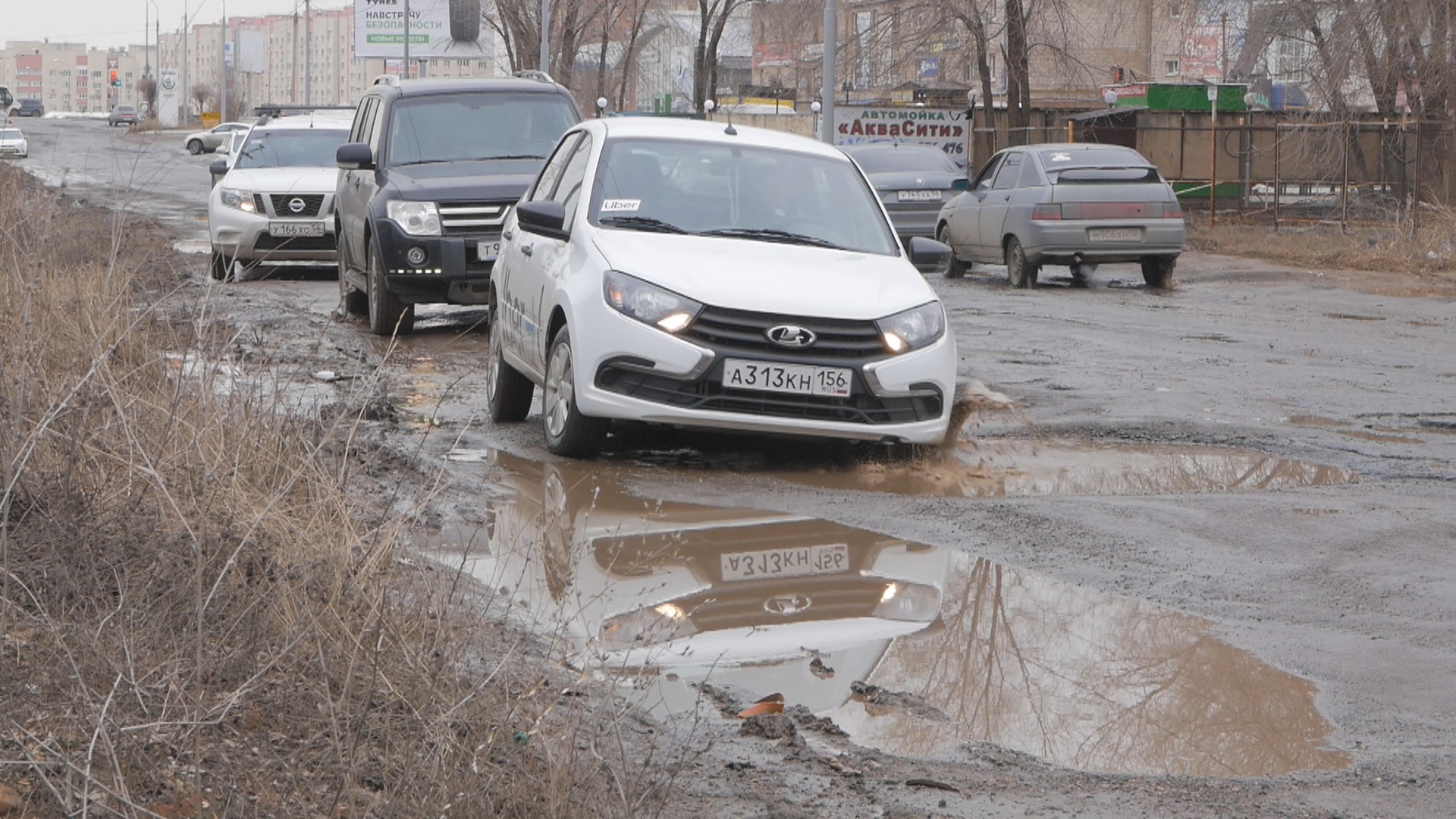Оренбуржцы возмущены темпами и результатами ямочного ремонта