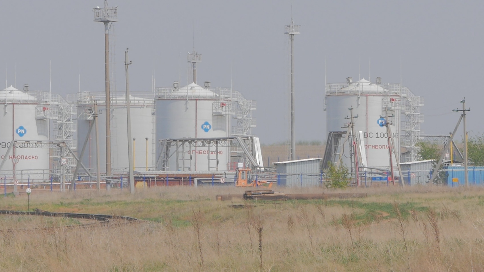Жителей Оренбургской области снова травят выбросами с нефтеперерабатывающего предприятия