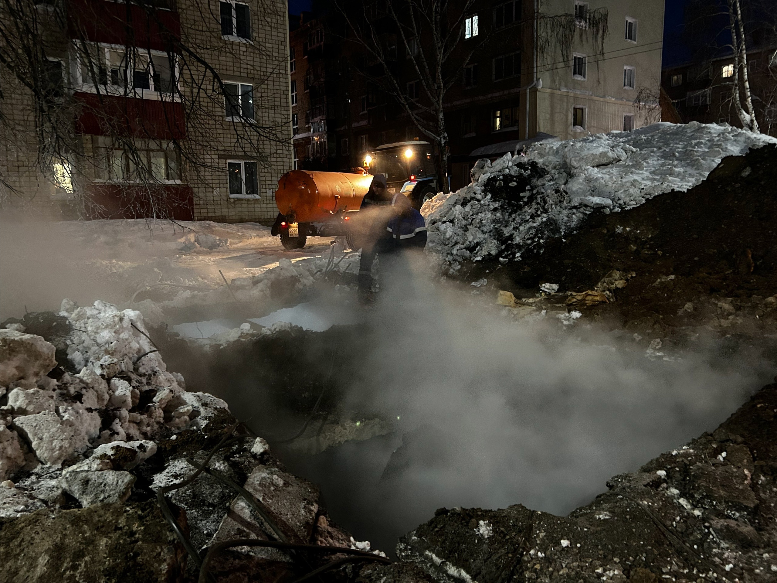 В городе Башкирии из-за коммунальной аварии сотни квартир остались ночью без тепла