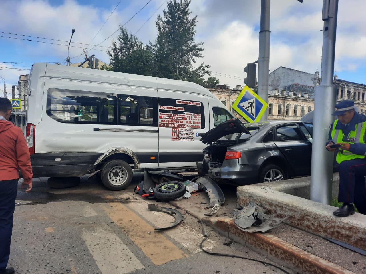 В центре Уфы произошла страшная авария. Восемь человек пострадали - Новости  - Уфа - UTV