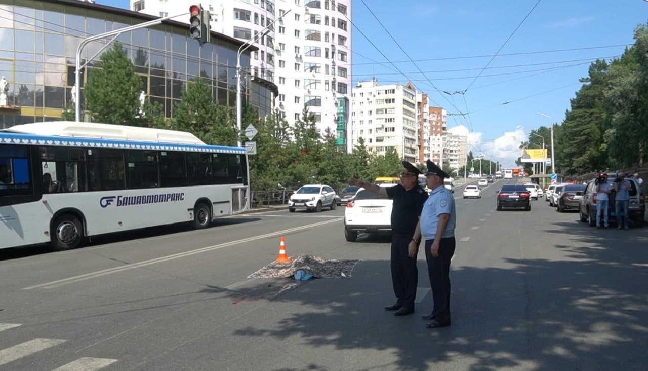 В Уфе на перекрестке, где насмерть сбили мать с ребенком, изменили работу  светофора - Новости - Уфа - UTV