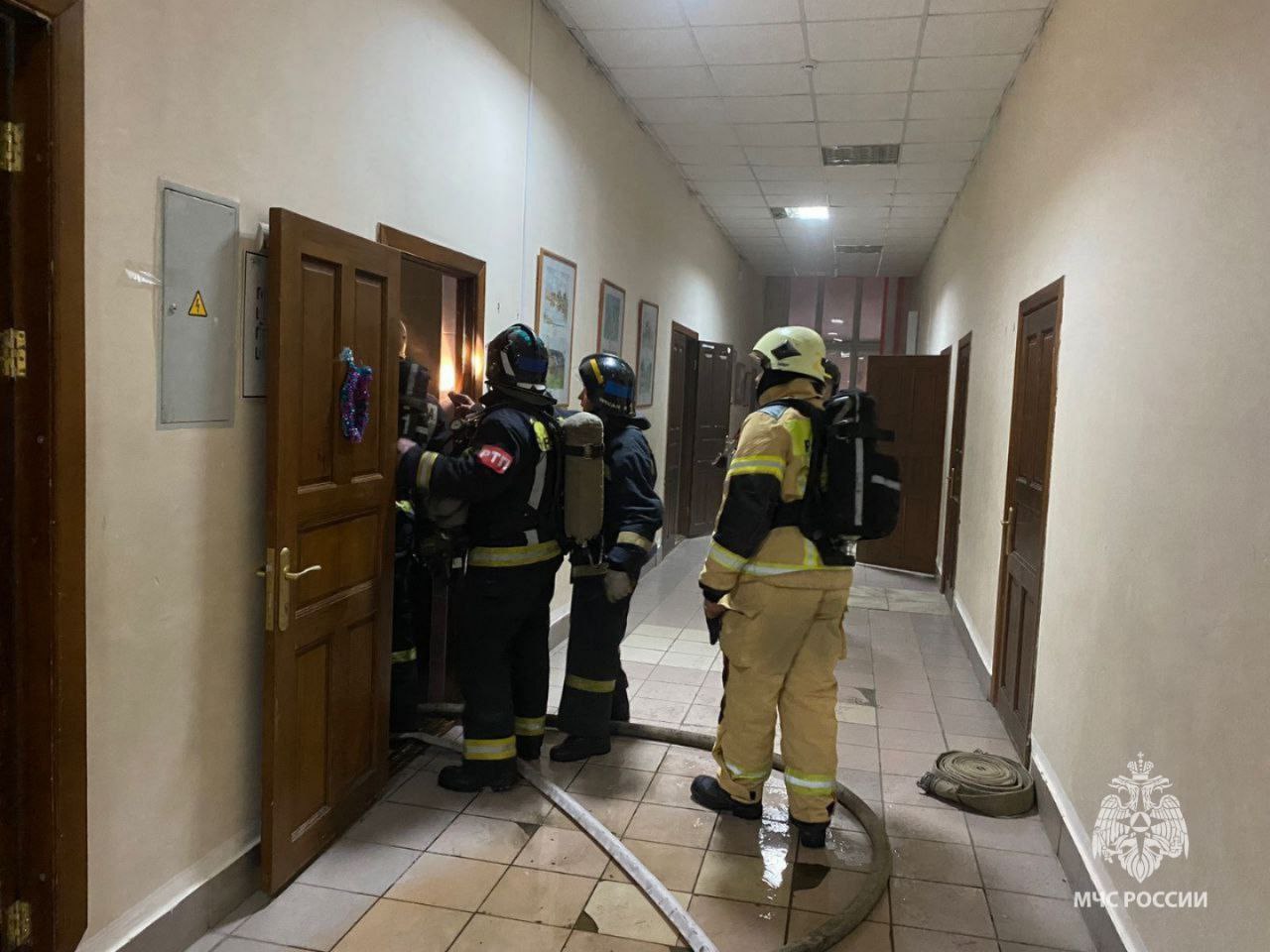 В Уфе из-за плафона в 45-й школе произошел пожар - эвакуировали 554 человека