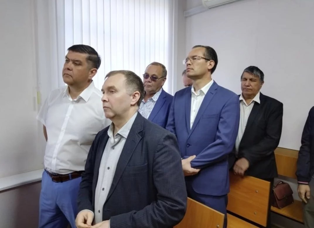 Экс-министров Башкирии Беляева и Кучарбаева освободили от наказания за превышение полномочий