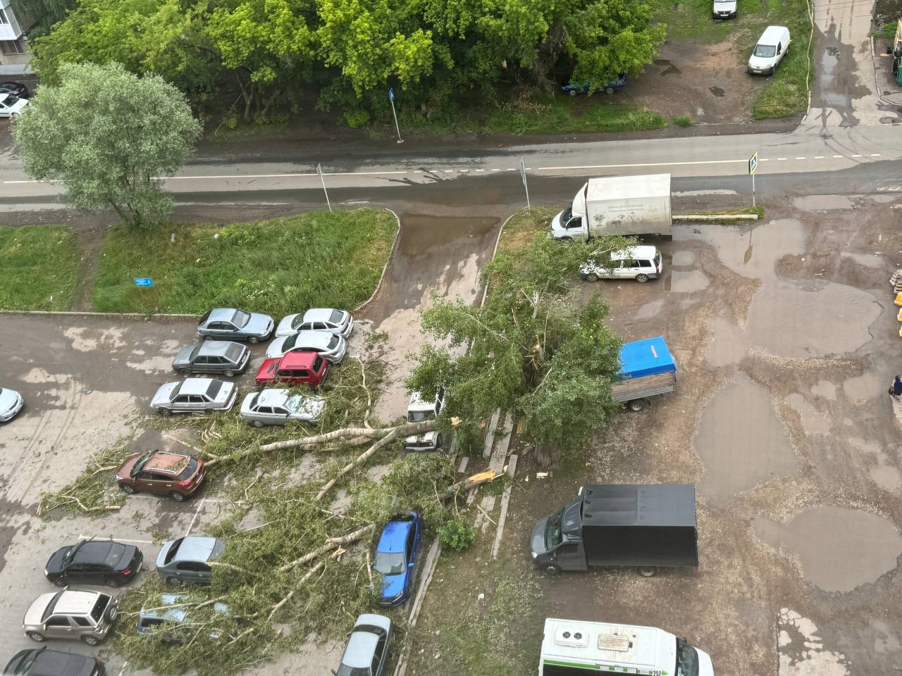 «Уфа поплыла у нас немножко»: Радий Хабиров высказался об урагане в столице Башкирии