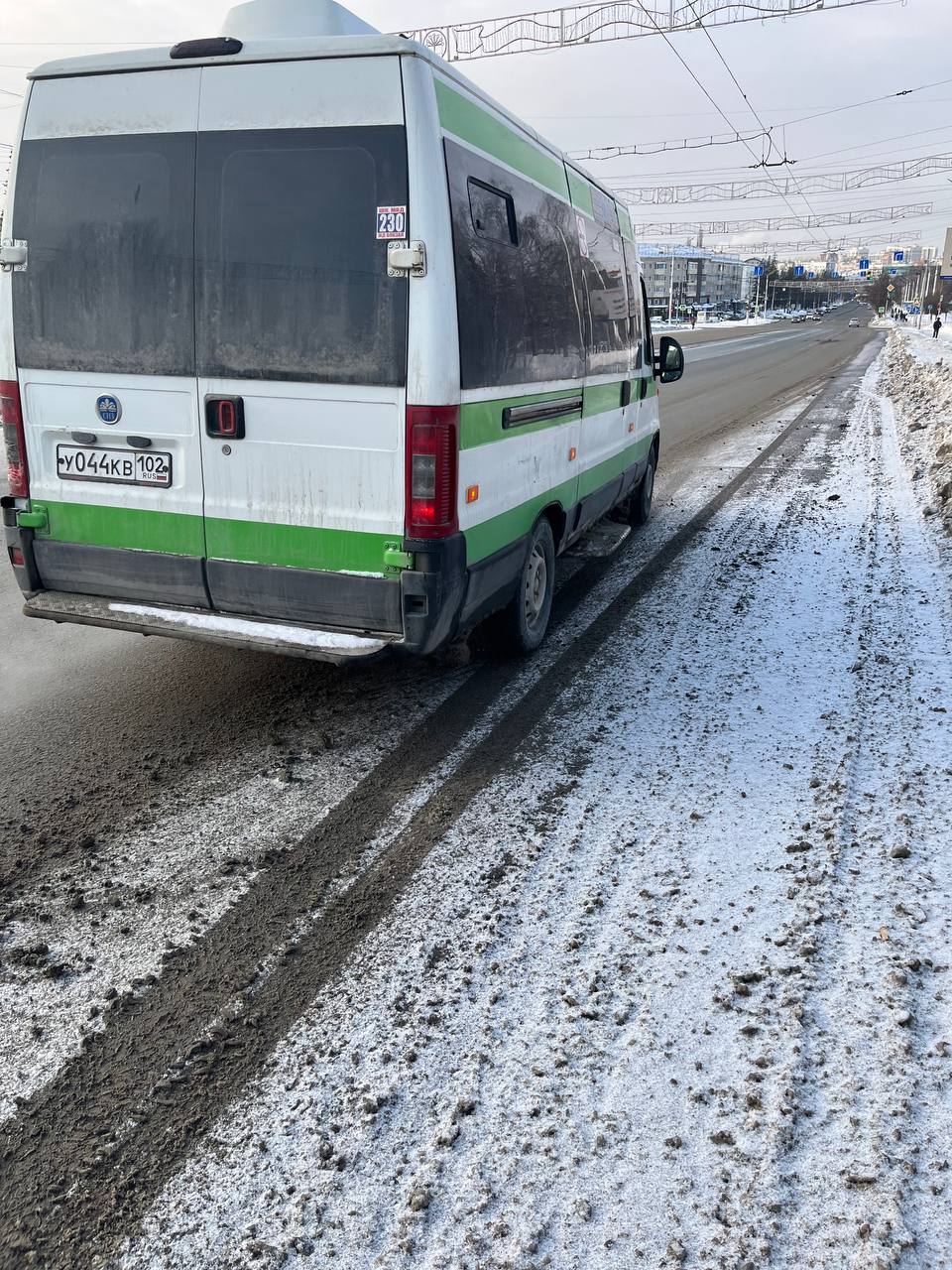 В Уфе водитель автобуса отказался принимать оплату по карте и высадил пассажира между остановками