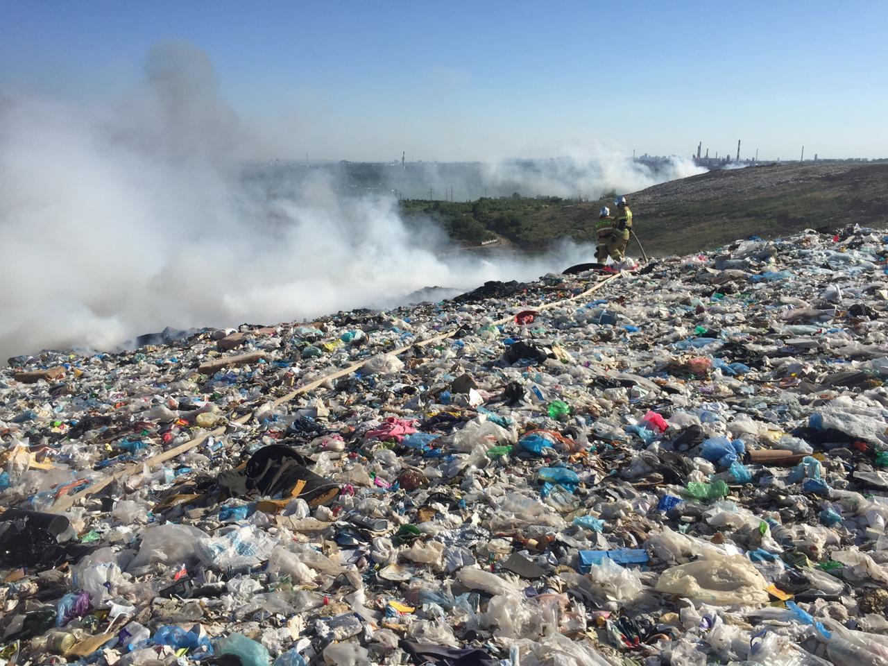 Прокуратура начала проверку из-за пожара на мусорном полигоне в пригороде Уфы