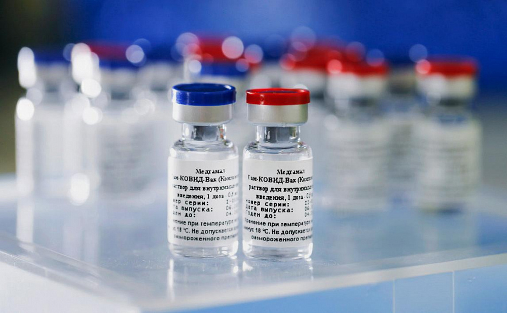 В Оренбурге 13 врачей ковид-центров получили прививку от коронавируса