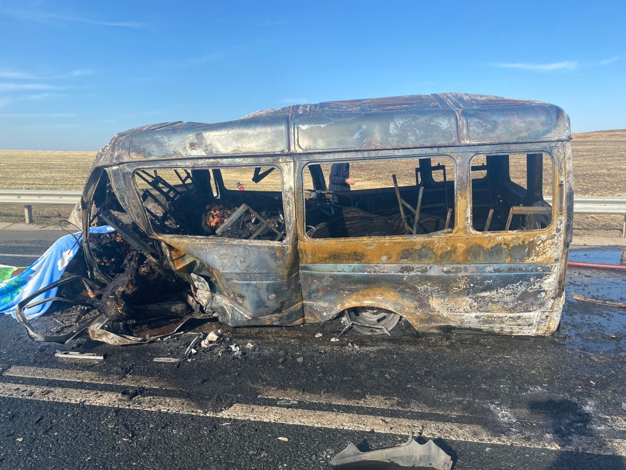 На трассе Уфа-Оренбург сгорели заживо водитель и три пассажира автобуса