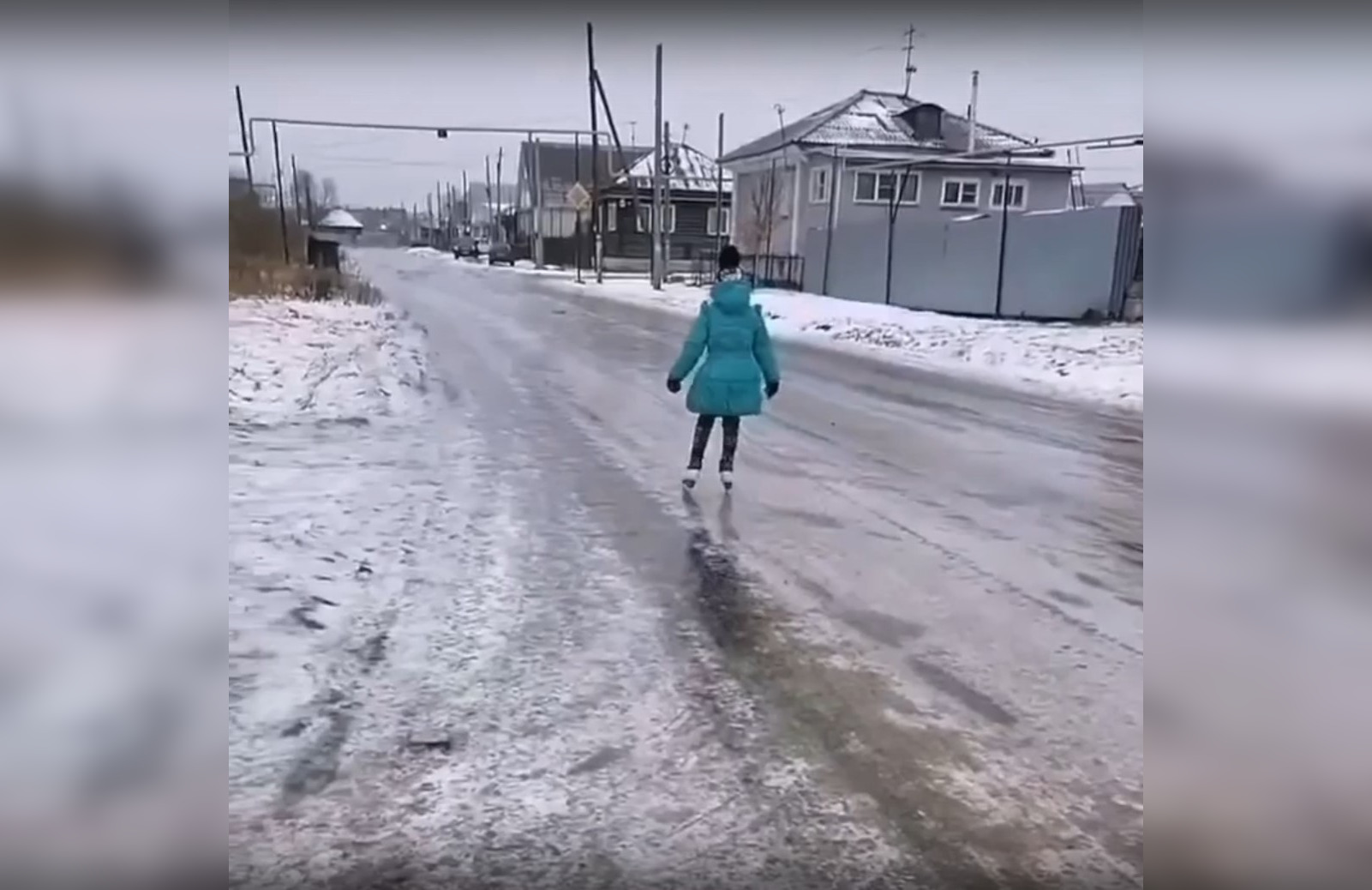Погода в сибае на неделю самый точный. Люди катаются на коньках на улице в гололед в Йошкар Оле. В Ленинградской области по улице прокатилась на коньках.