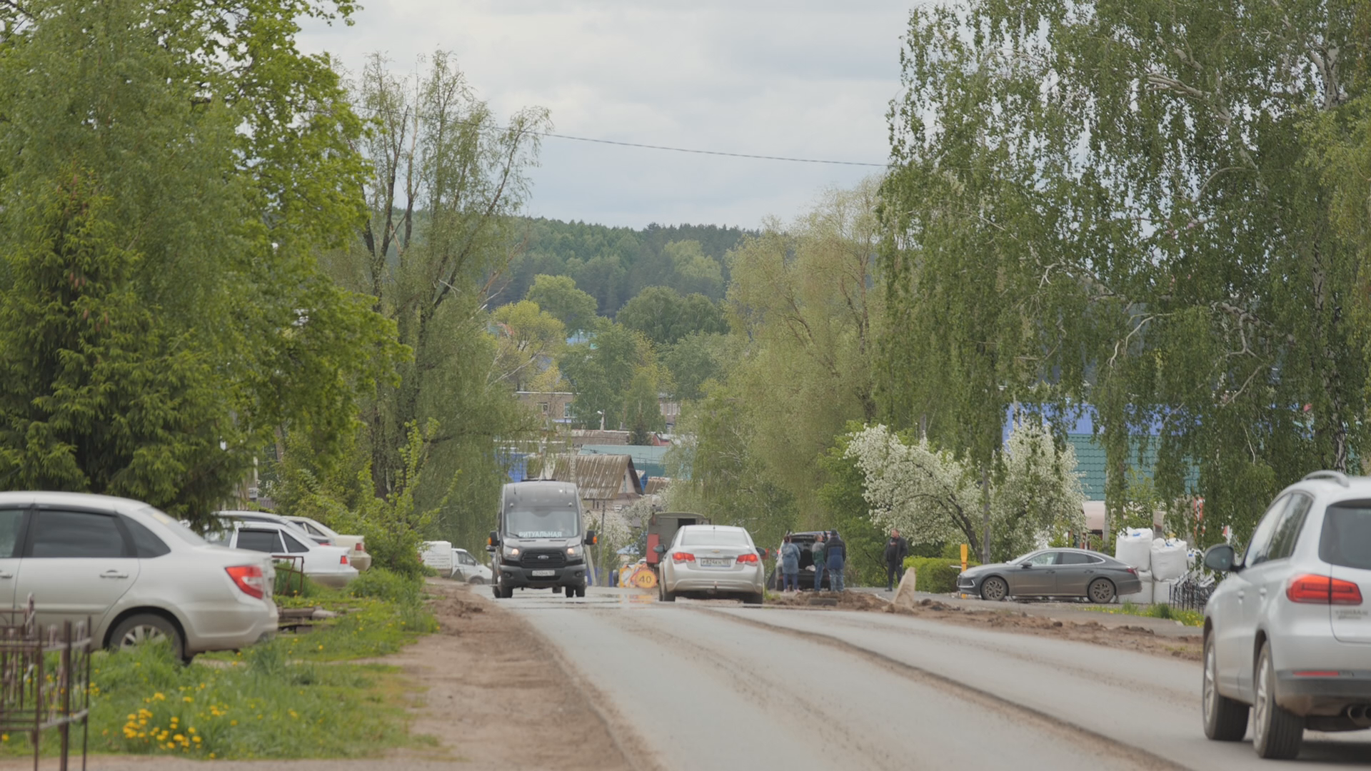 Уфимцы, живущие возле кладбища, жалуются на изготовителей надгробий -  Новости - Уфа - UTV