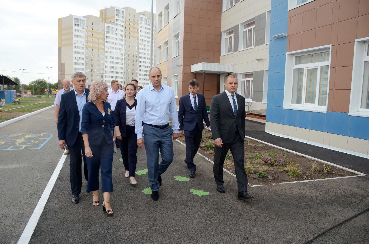 Автобусы дубки оренбург. Детский сад в ЖК Дубки Оренбург. Школа в ЖК Дубки Оренбург. ЖК Дубки Оренбург.